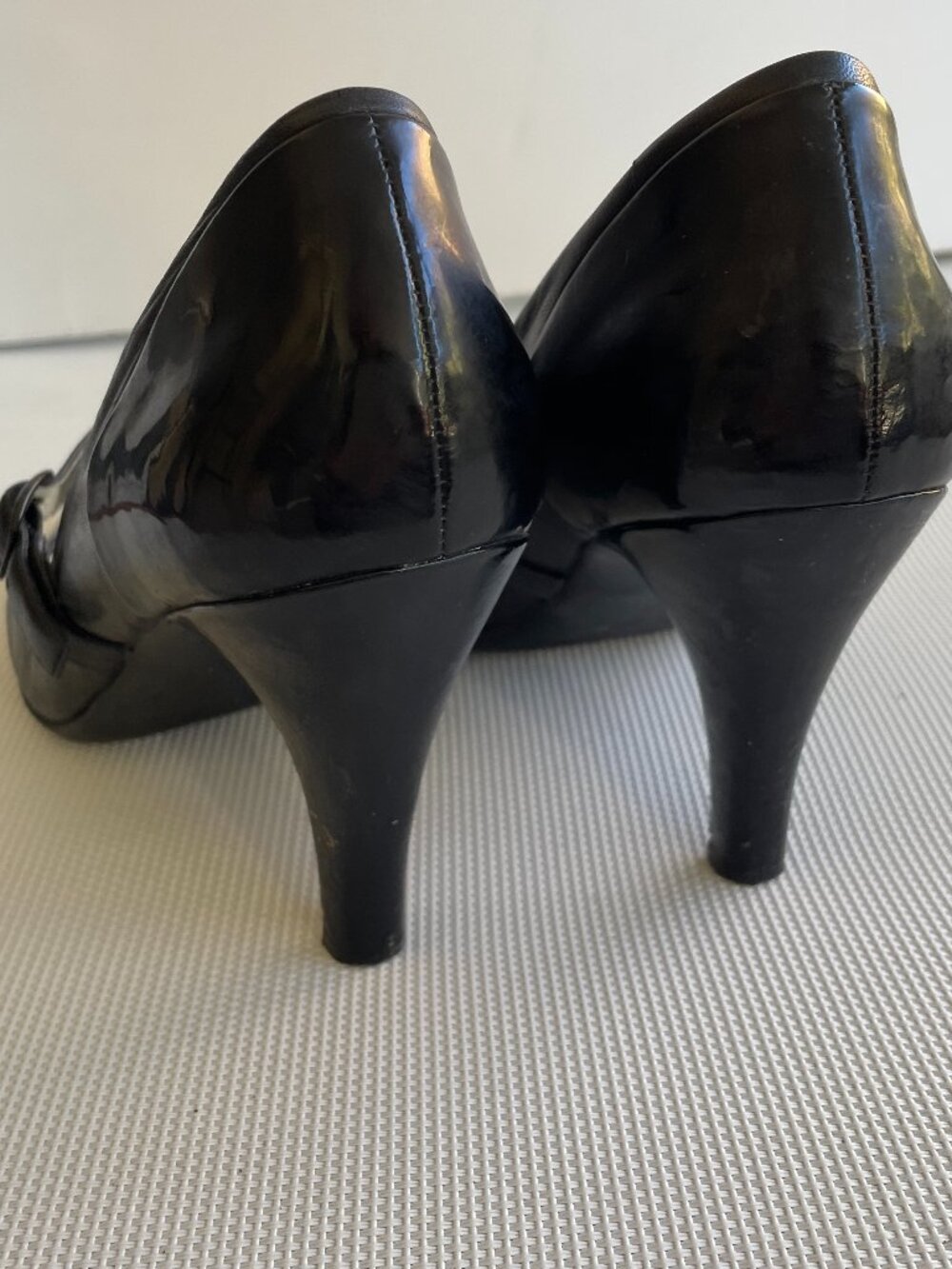 Kenneth Cole Reaction, Go 2 Town, PointedToe Pumps Leather, Black, Size 7.5M - Picture 3 of 10
